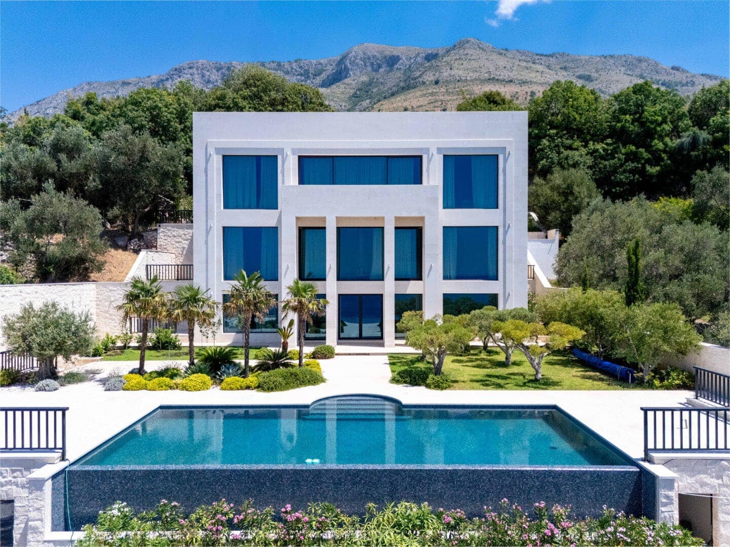 Villas with pools